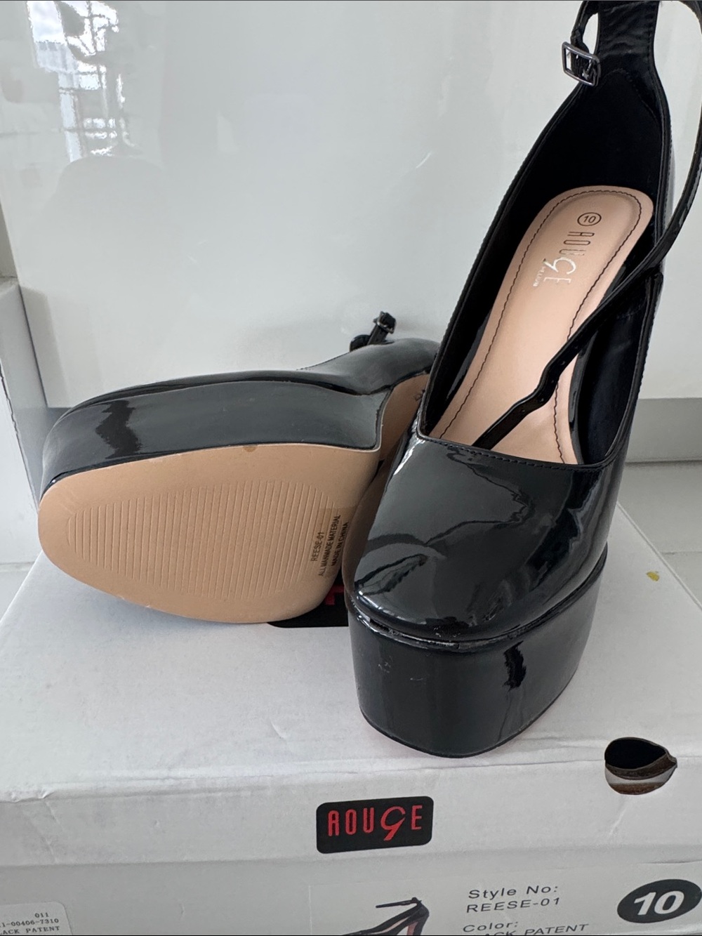 Rouge! Black Patent Platform Mary Jane Pumps - Picture 3 of 4